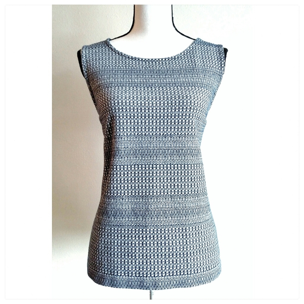3/$20 Banana Republic Navy Knit Sweater Tank